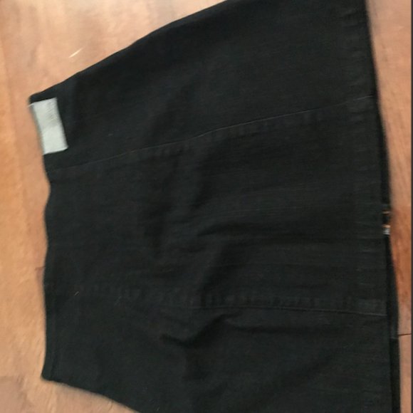 LF mini skirt - Picture 2 of 2